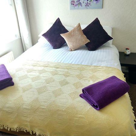 Rowe Gardens - Self Catering - Guesthouse Style - Comfortable Twin Or Double Rooms - Quiet Residential Area Workington Exteriér fotografie
