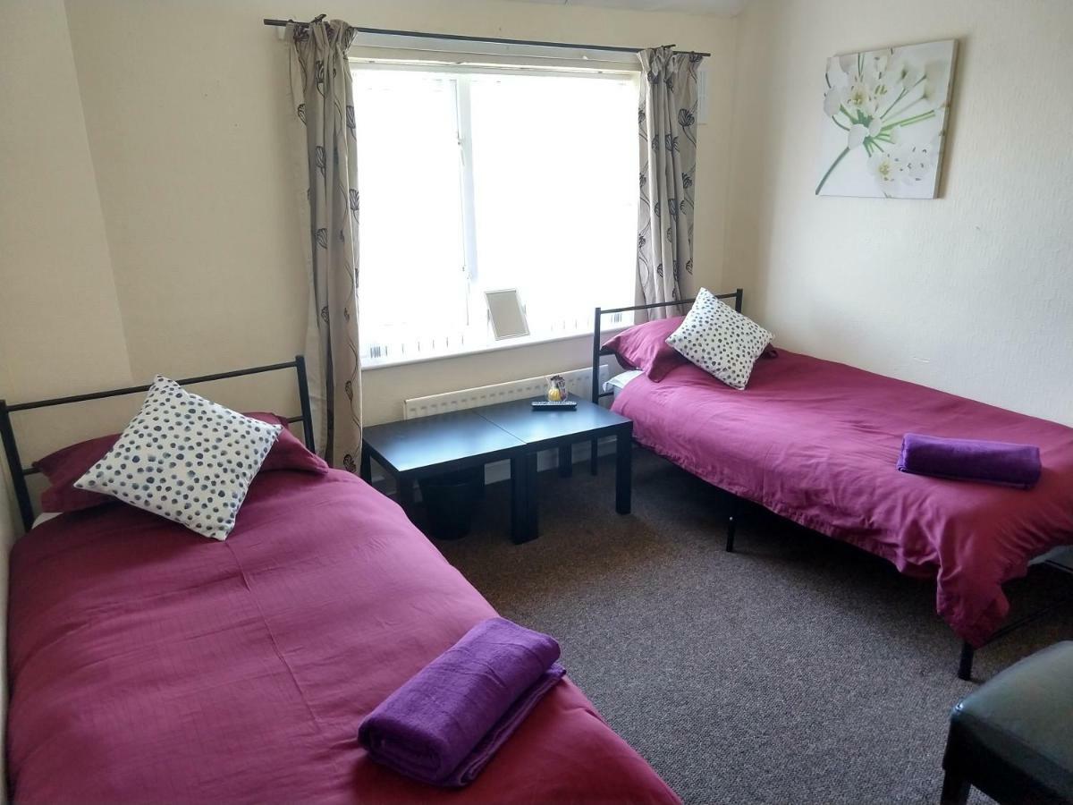 Rowe Gardens - Self Catering - Guesthouse Style - Comfortable Twin Or Double Rooms - Quiet Residential Area Workington Exteriér fotografie