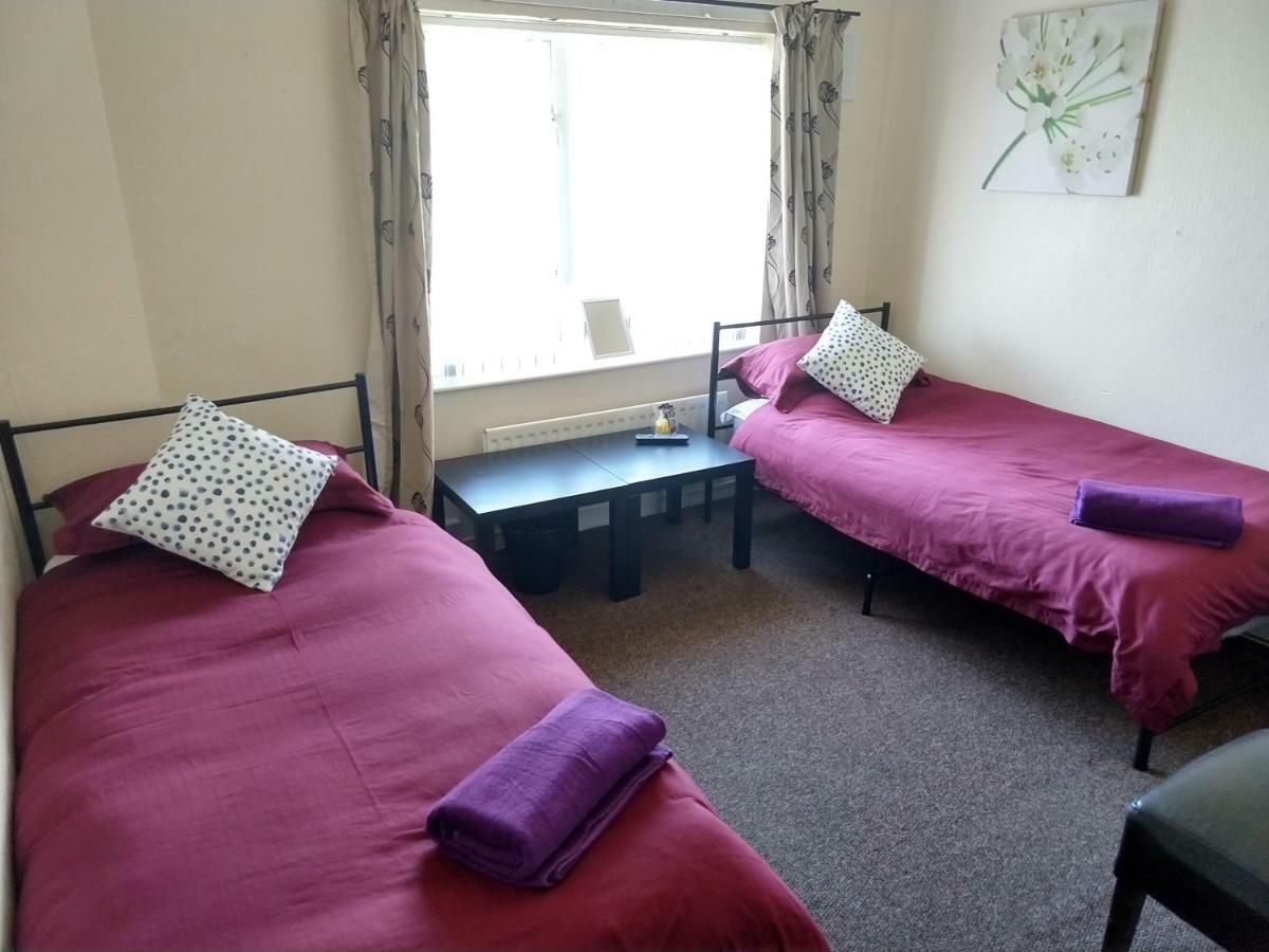 Rowe Gardens - Self Catering - Guesthouse Style - Comfortable Twin Or Double Rooms - Quiet Residential Area Workington Exteriér fotografie