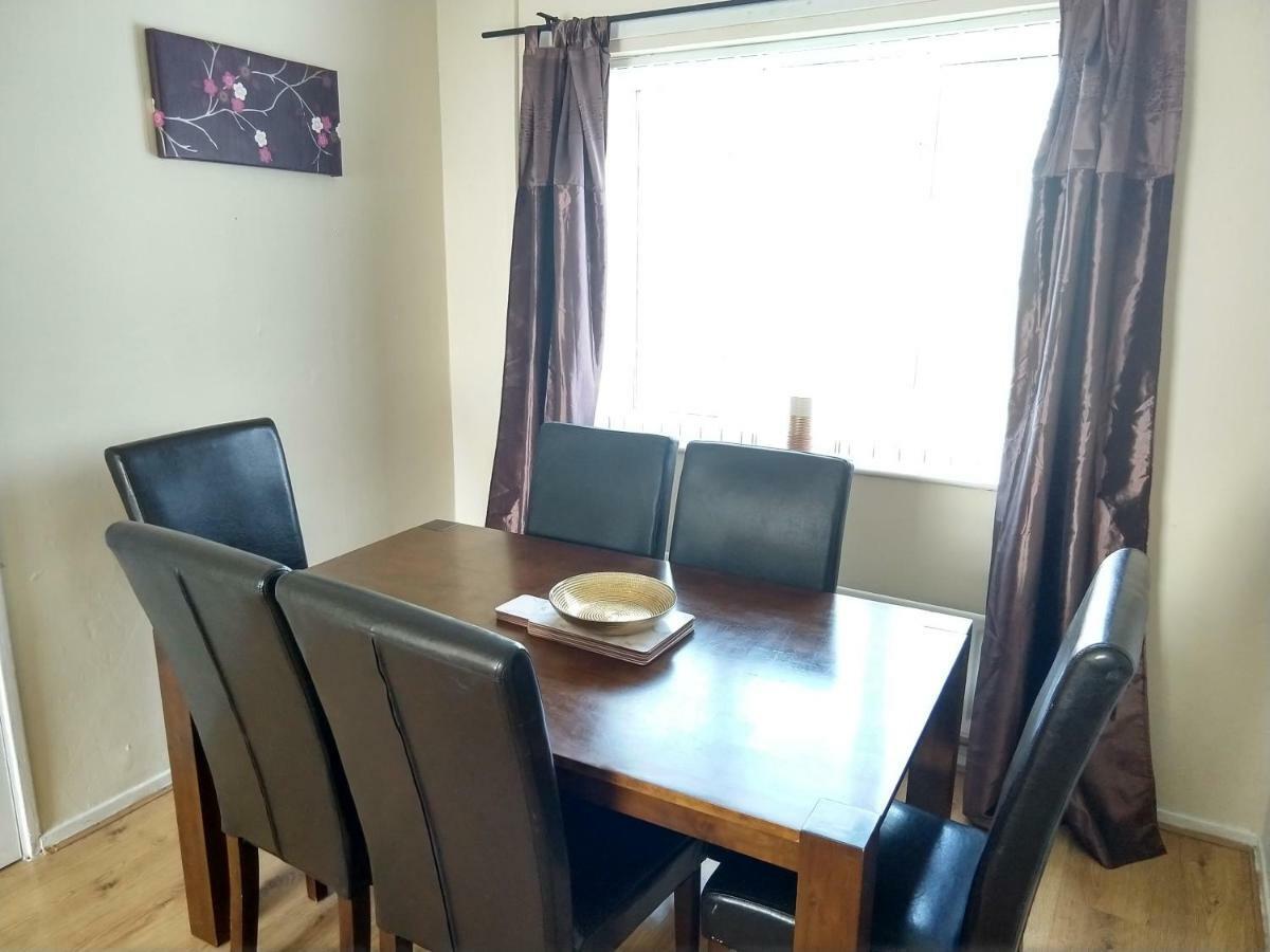 Rowe Gardens - Self Catering - Guesthouse Style - Comfortable Twin Or Double Rooms - Quiet Residential Area Workington Exteriér fotografie