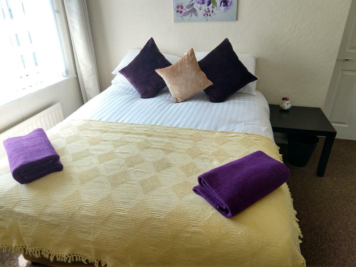Rowe Gardens - Self Catering - Guesthouse Style - Comfortable Twin Or Double Rooms - Quiet Residential Area Workington Exteriér fotografie